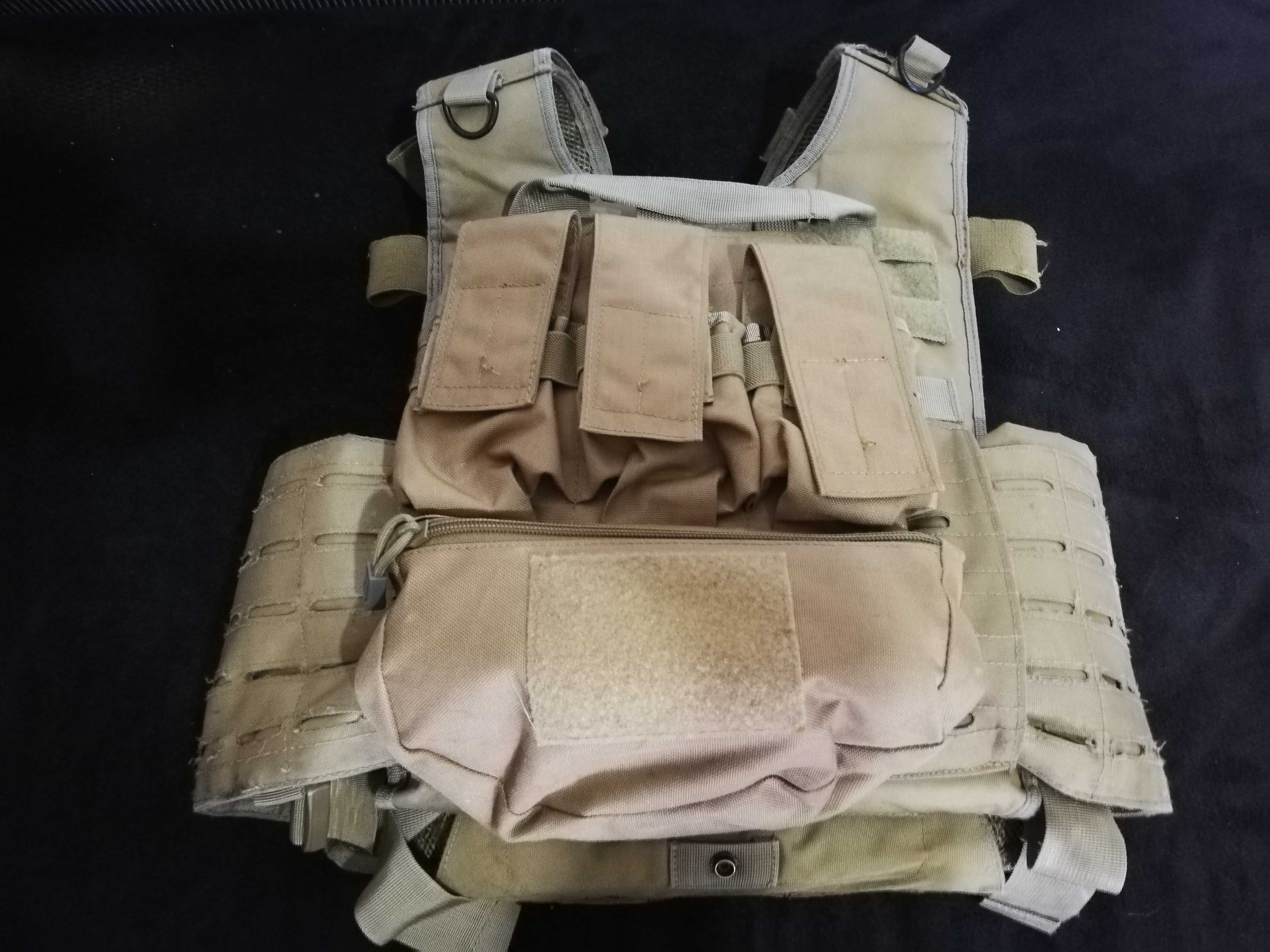 Colete c/bolsas airsoft