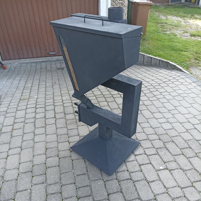 Piec na pellet grawitacyjny