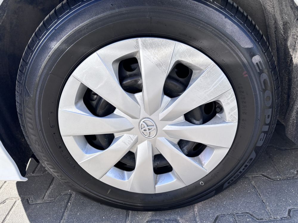 Komplet felg stalowych 15” Toyota Corolla + kołpaki + 3 opony