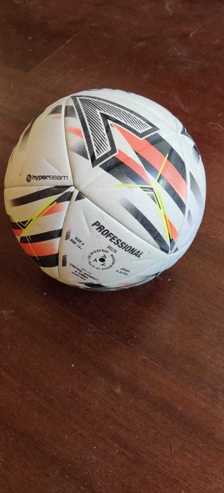Bola de Futebol Profissional – Excelente Estado