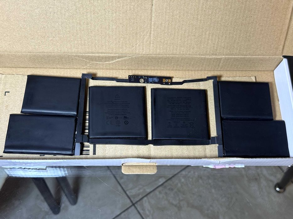 83% Оригінальна батарея A2113 Macbook Pro 16 A2141 2019
