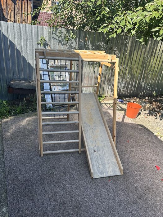 Дитячий спортивний куточок