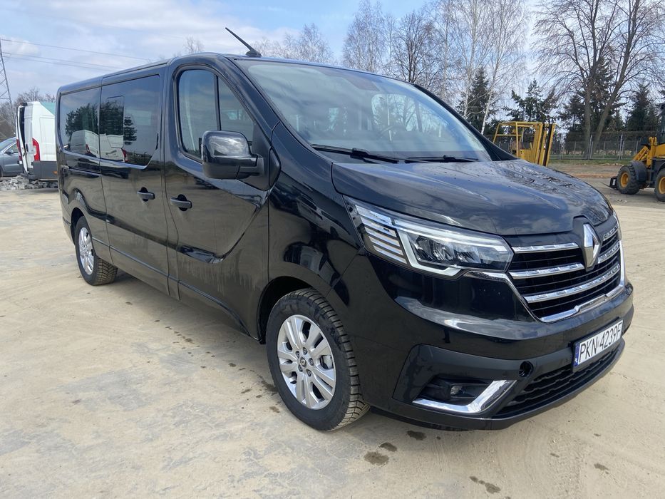 Wypożyczalnia wynajem busa 9 osobowego Renault Trafic manual automat