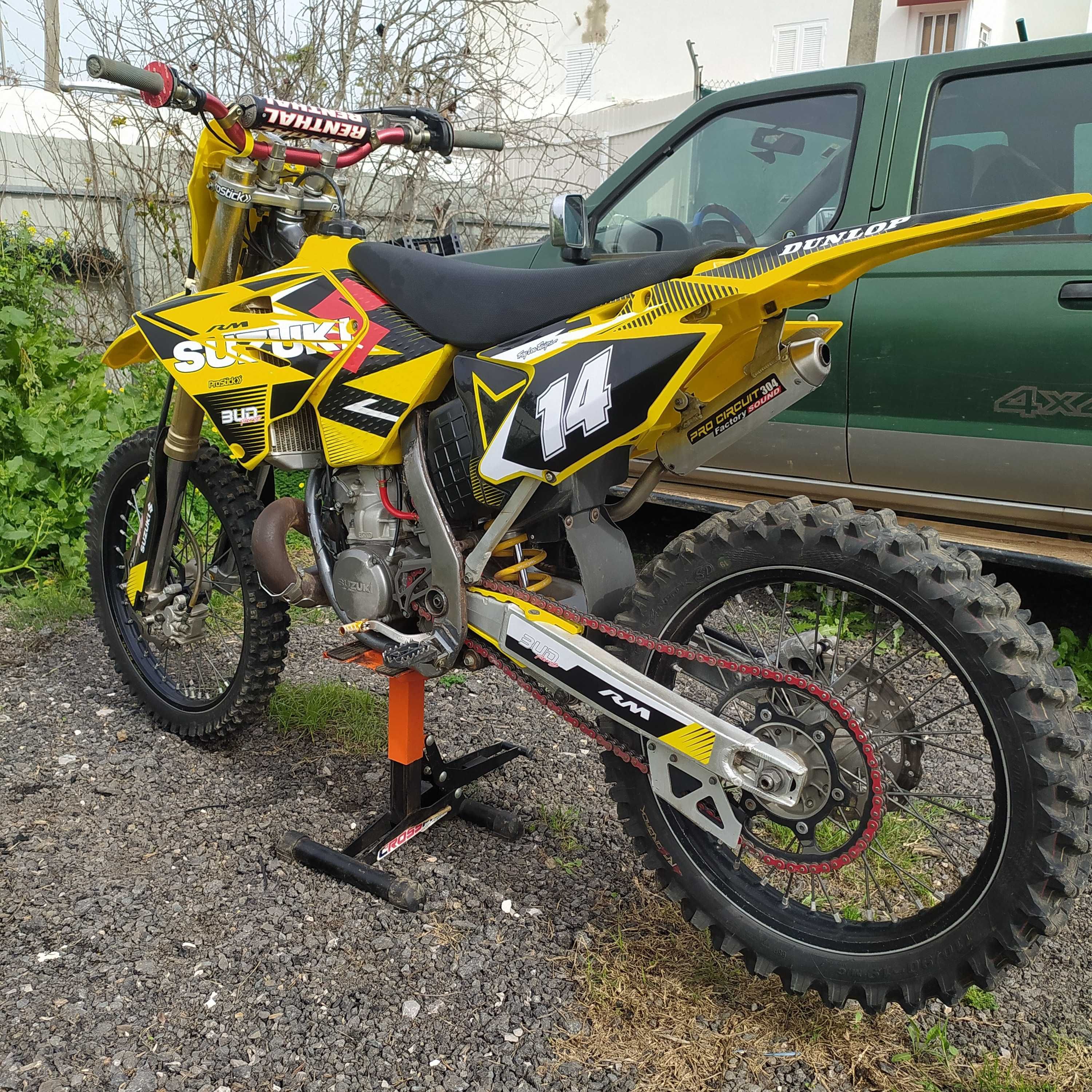 Suzuki Rm 240 05