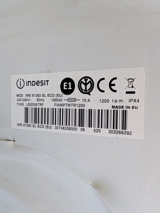 Máquina de Lavar Roupa Indesit 8kg - Avariada