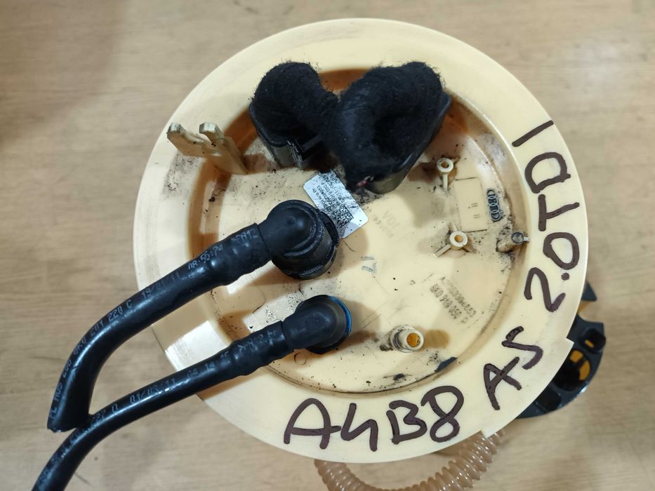 Pompka pompa paliwa AUDI A4 B8 A5 2.0 TDI