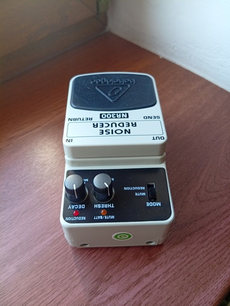 Behringer NR 300 Noise Reducer bramka szumów efekt gitarowy, basowy