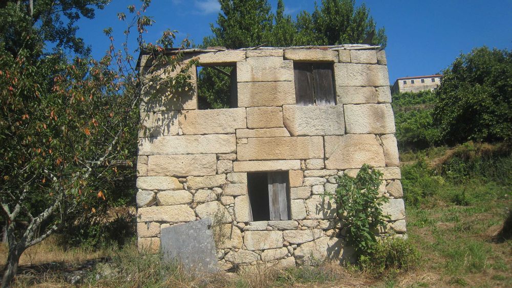 Quinta com 3 casas e vista de rio em Penafiel