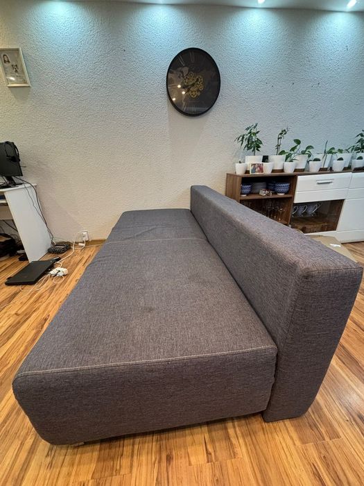 Sofa rozkładana + 4 poduszki