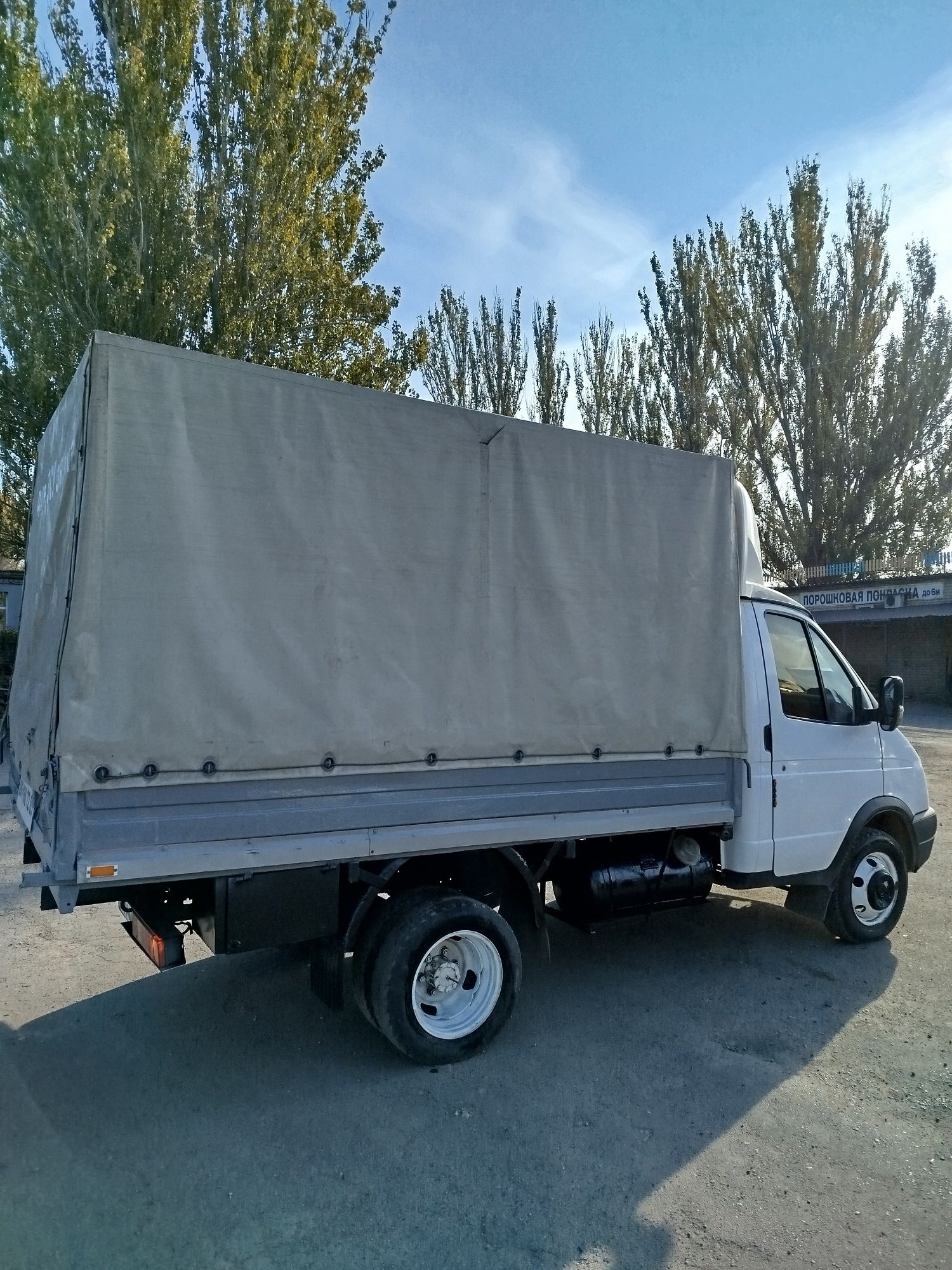 Продам газель бортовую 3302