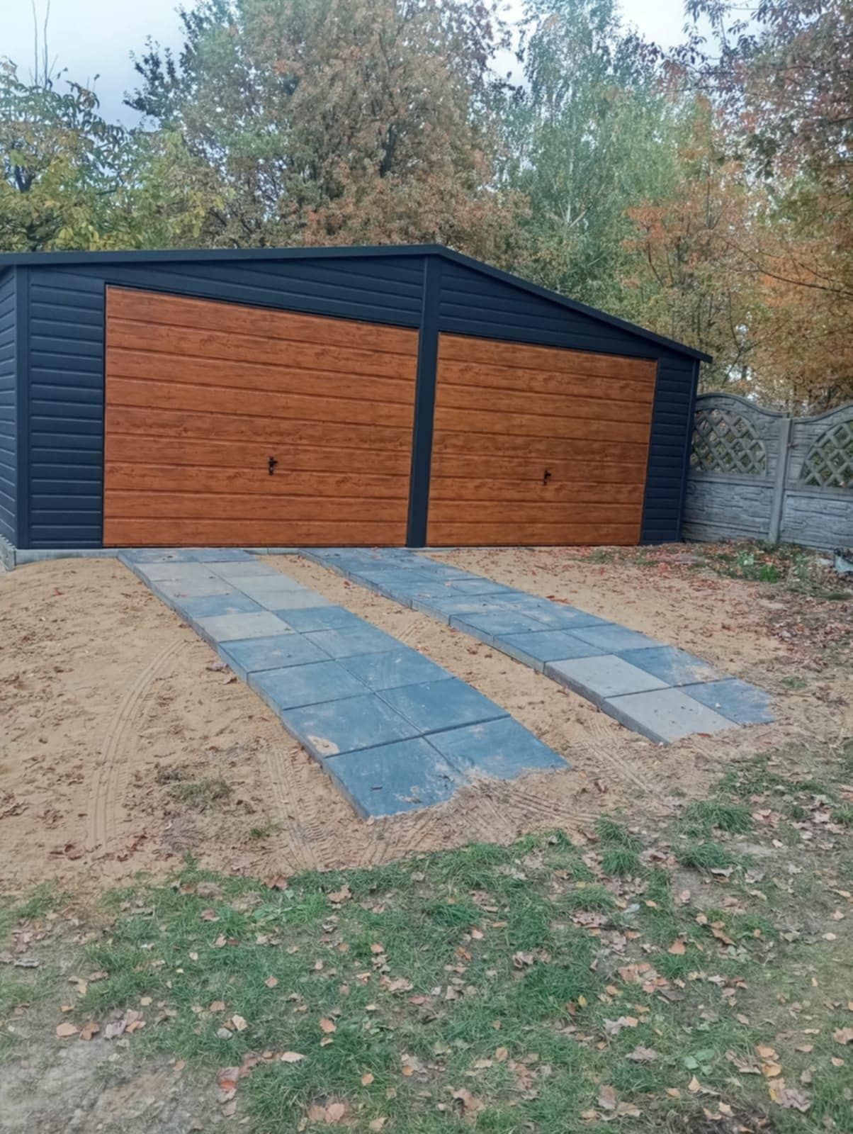 Garaz blaszak 8x6 Grafit mat  bramy złoty dąb