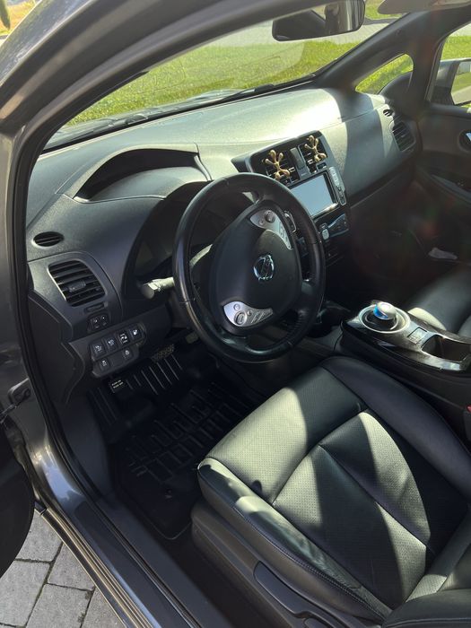 Nissan Leaf 24Kw.