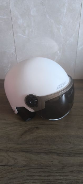 Capacete com viseira bicicleta/ skate etc