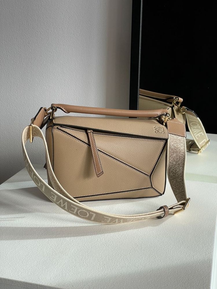 Torebka Loewe Small Puzzle Bag in Clasic Calfskin Beige