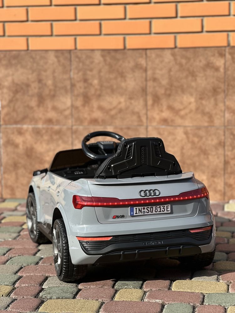 Дитячий електромобіль Audi Q8 Детское авто Ауді Авто на акумуляторі