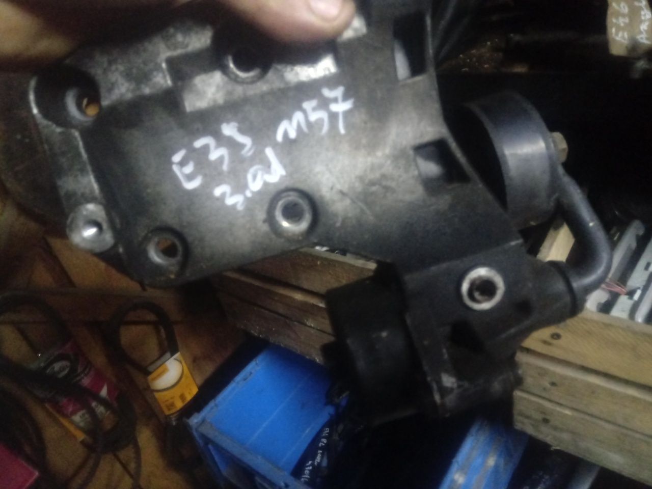 Podstawa napinacz klimy 3.0d 2.5d bmw e39 e38 e46 M57 6d1