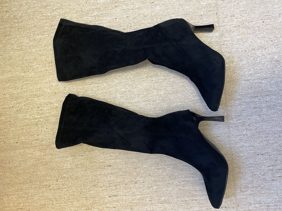 Kozaki wsuwane czarne zamszowe botki szpic szpilki 35