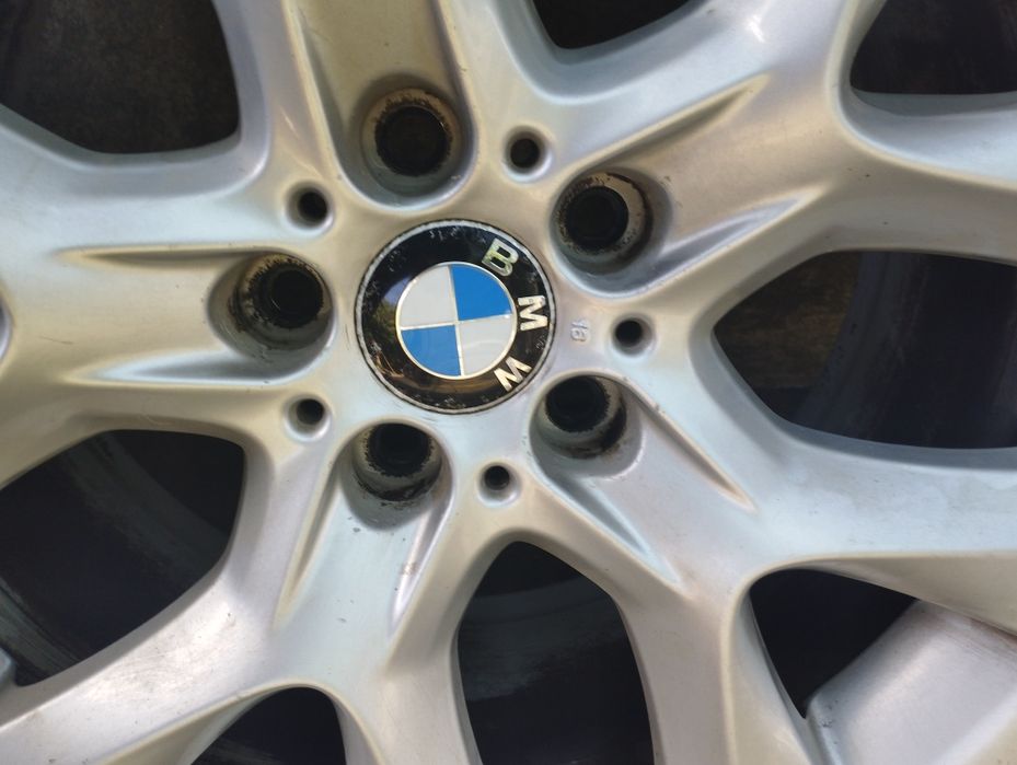 Диски на BMW x5 разом із гумою
