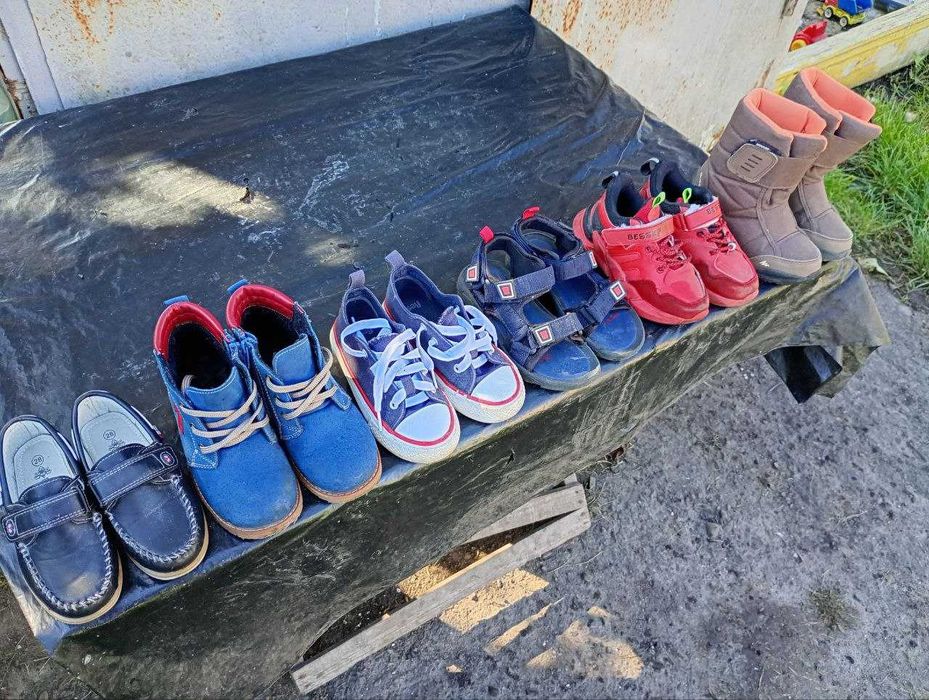 Дитяче взуття 28-29 р. (черевики, кеди, кросівки, босоніжки, туфлі)