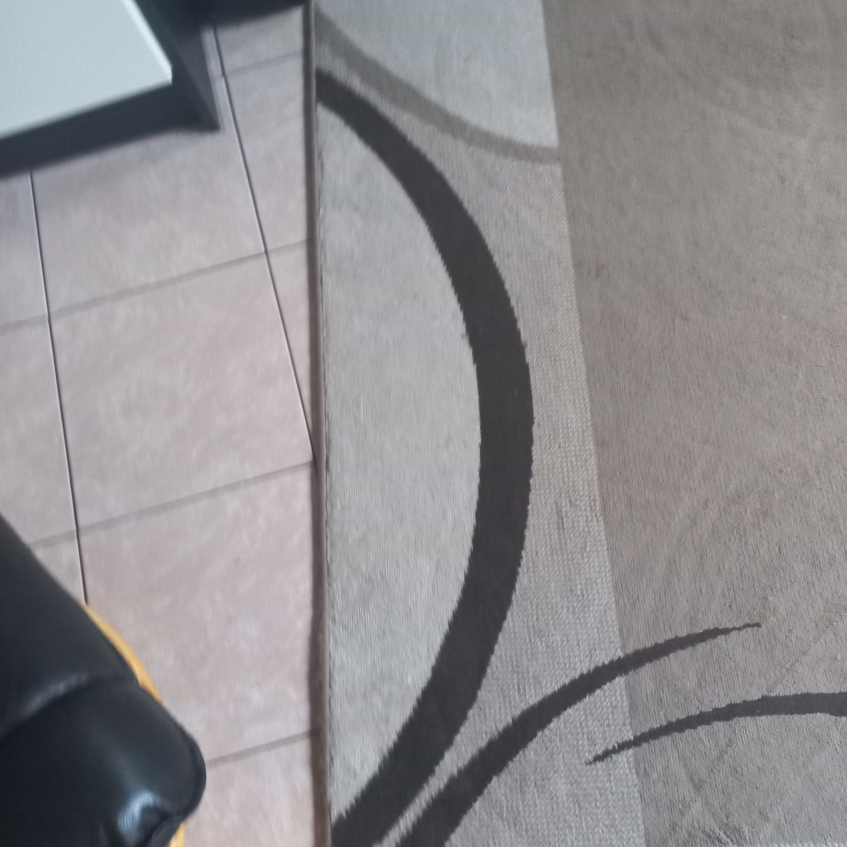 Sprzedam  dywan 240/330 odbiór osobiście