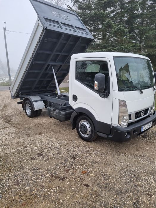 Nissan Cabstar 3- Stronny Wywrot  Stan Bardzo Dobry