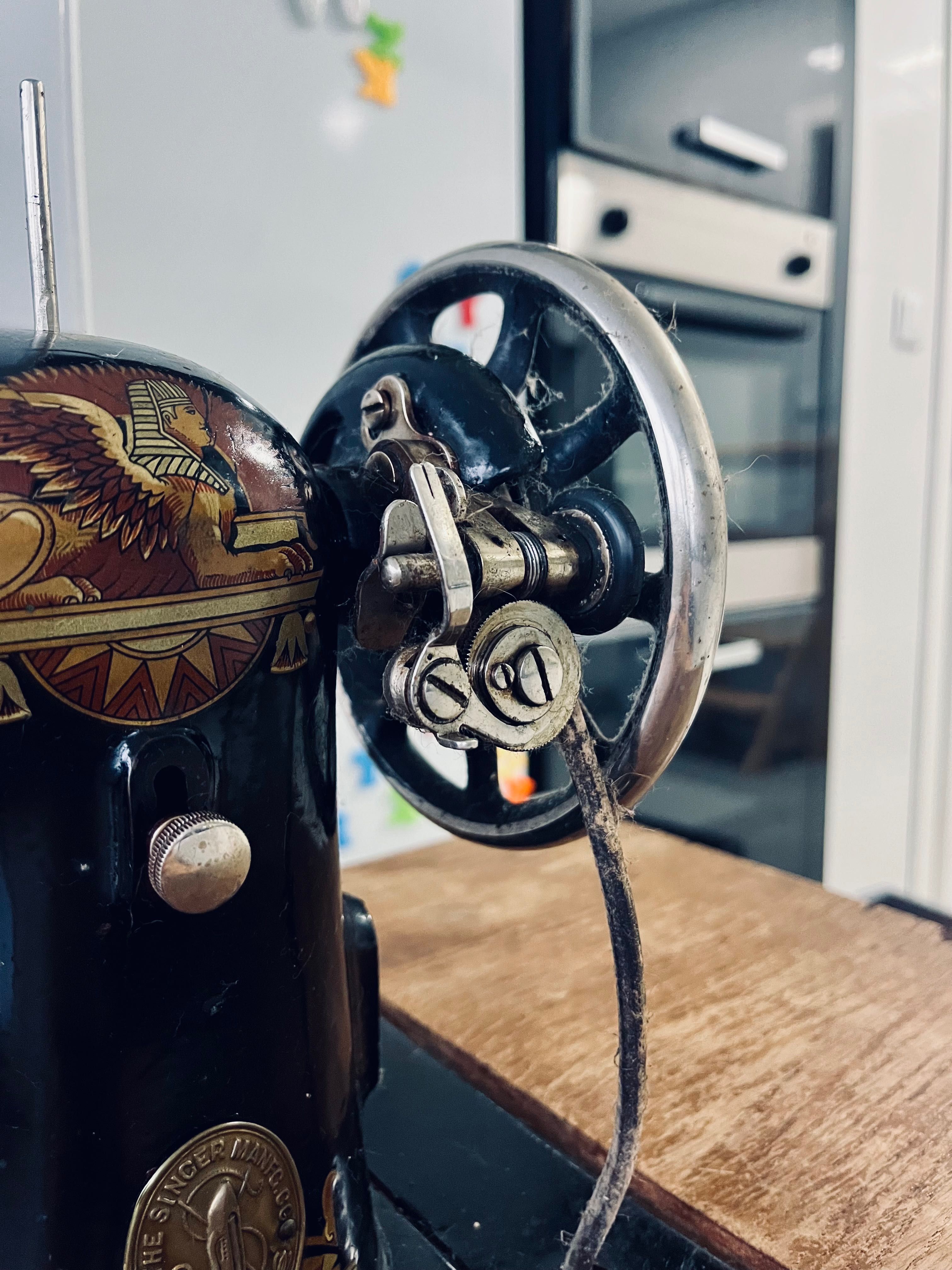Máquina de Costura Singer