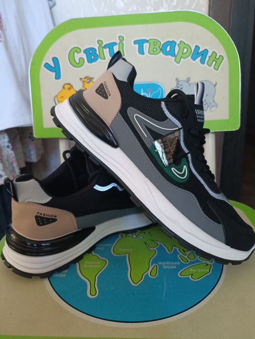 Продам Кросівкі 43р 27.5см.