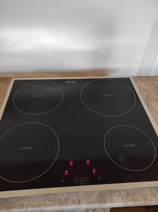 Индукционная варочная поверхность Miele KM 5722