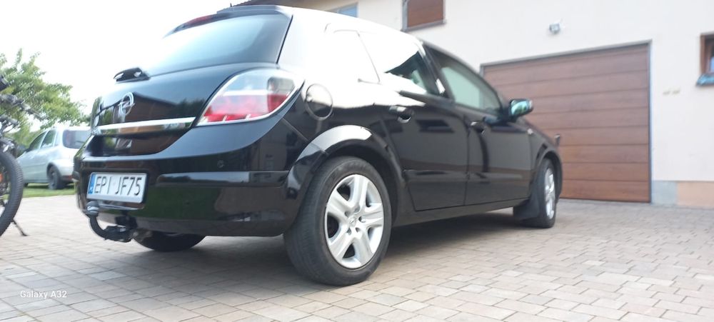 Astra H  biksenon skrętny  klimatronik 1,7 cdti  hatchback