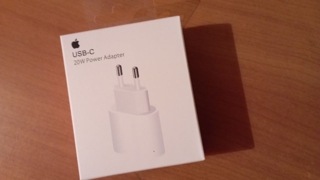 Adaptador de Corrente 20W Original Novo e Selado
