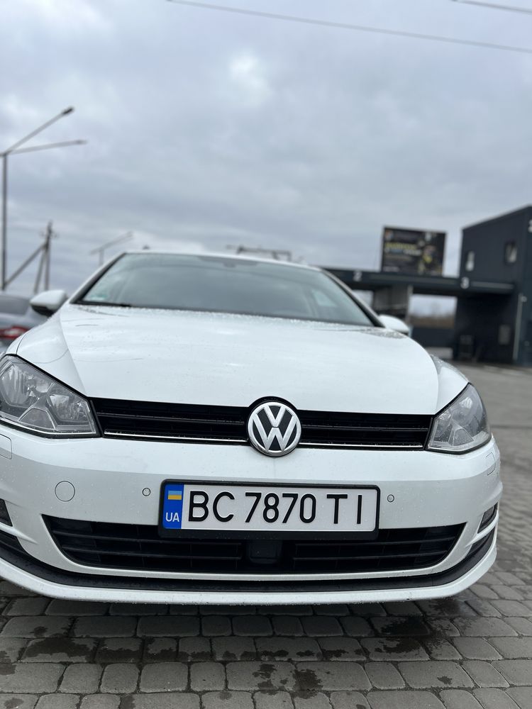 Volkswagen  Golf