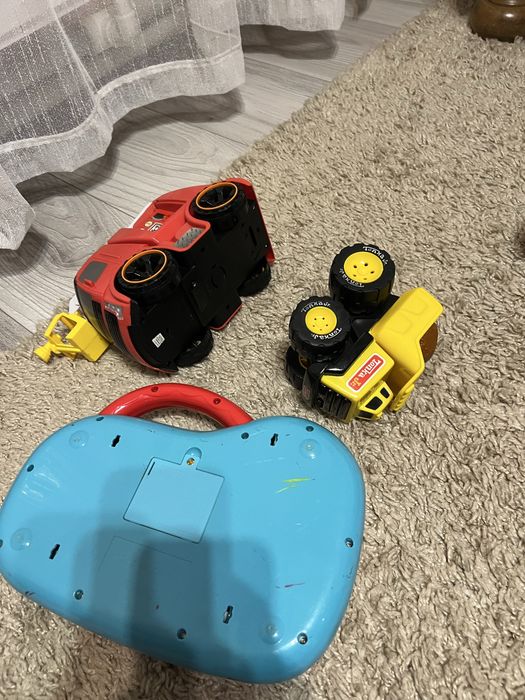 Дитячі забавки  розвиваючі