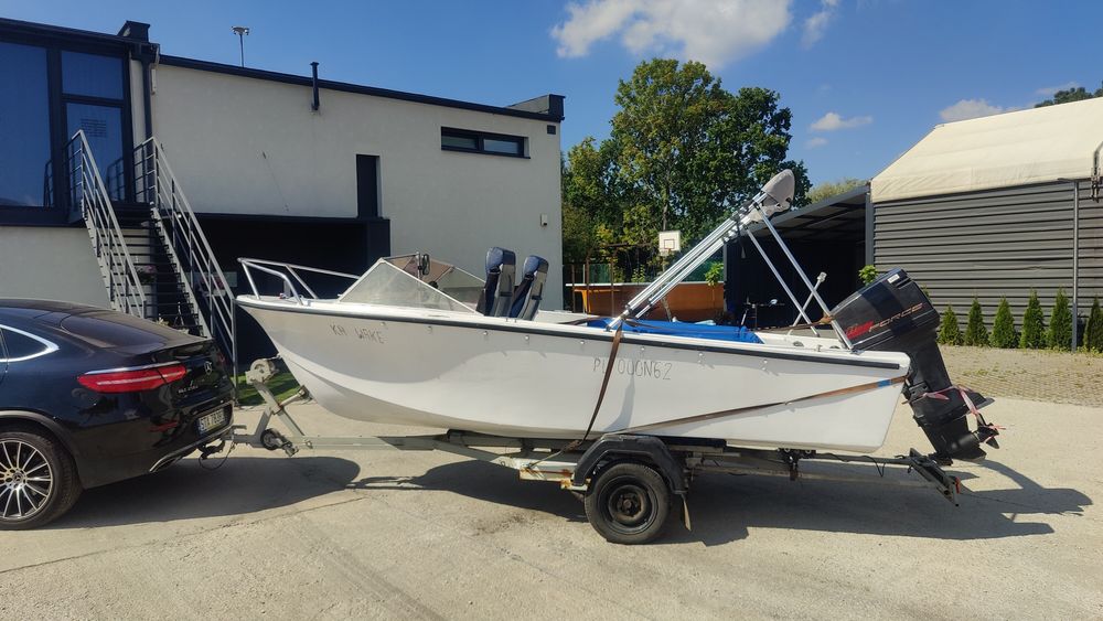 Motorówka silnik zaburtowy wieża 70 koni Uszkodzony kadlub