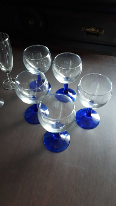 Conjunto de copos. 10 unidades tudo por 5 euros