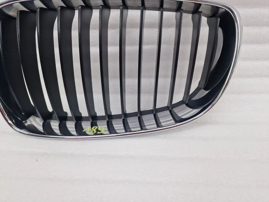 BMW E81 / E87 LIFT 06- LEWA NERKA / ATRAPA / GRILL PRZEDNI PRZÓD , NR 51137179655 / 7179655 / 51137166439 / 7166439 , NR AUKCJI GL189