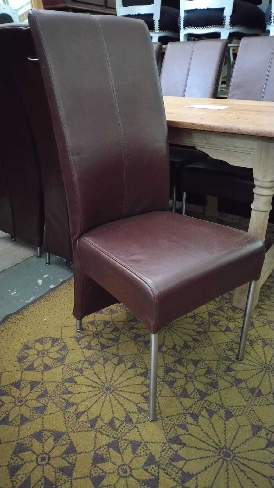 Solidny stół z litego drewna dębowego + 6 stylowych krzeseł