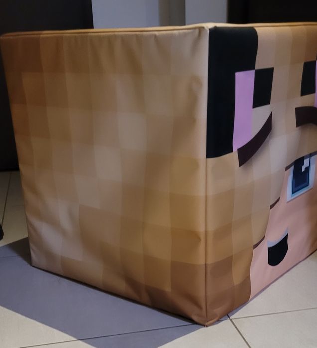 Pufa Belli z teamu Vito i Bella, postać Belli z Minecraft