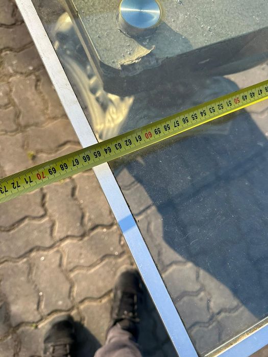 Betonowe donice ze stołem