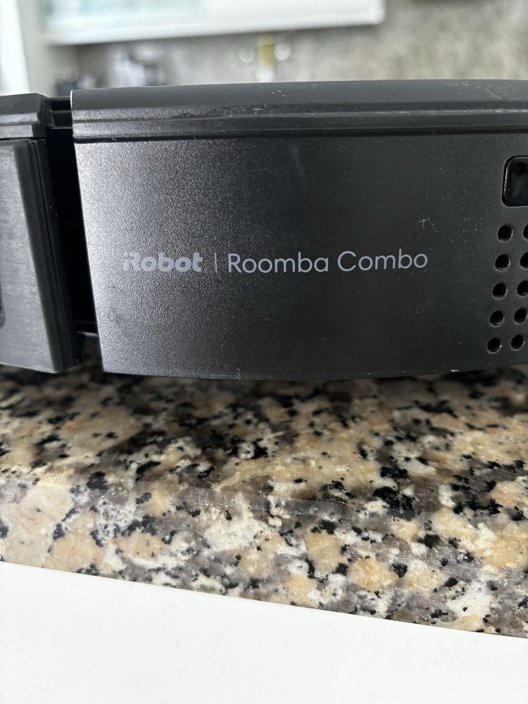 Aspirador IROBOT Roomba Combo Essential Preto