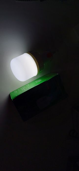 Potente lâmpada para campismo