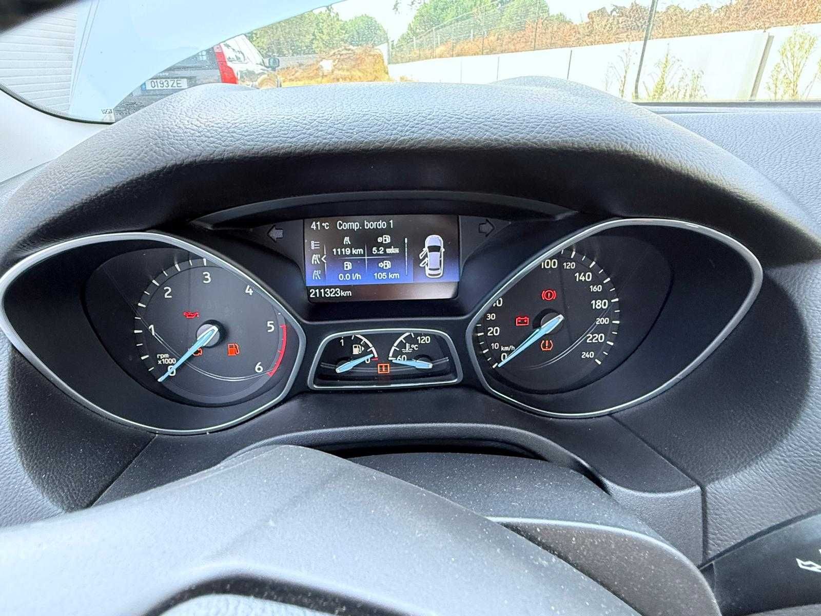 Ford Focus em ótimo estado.