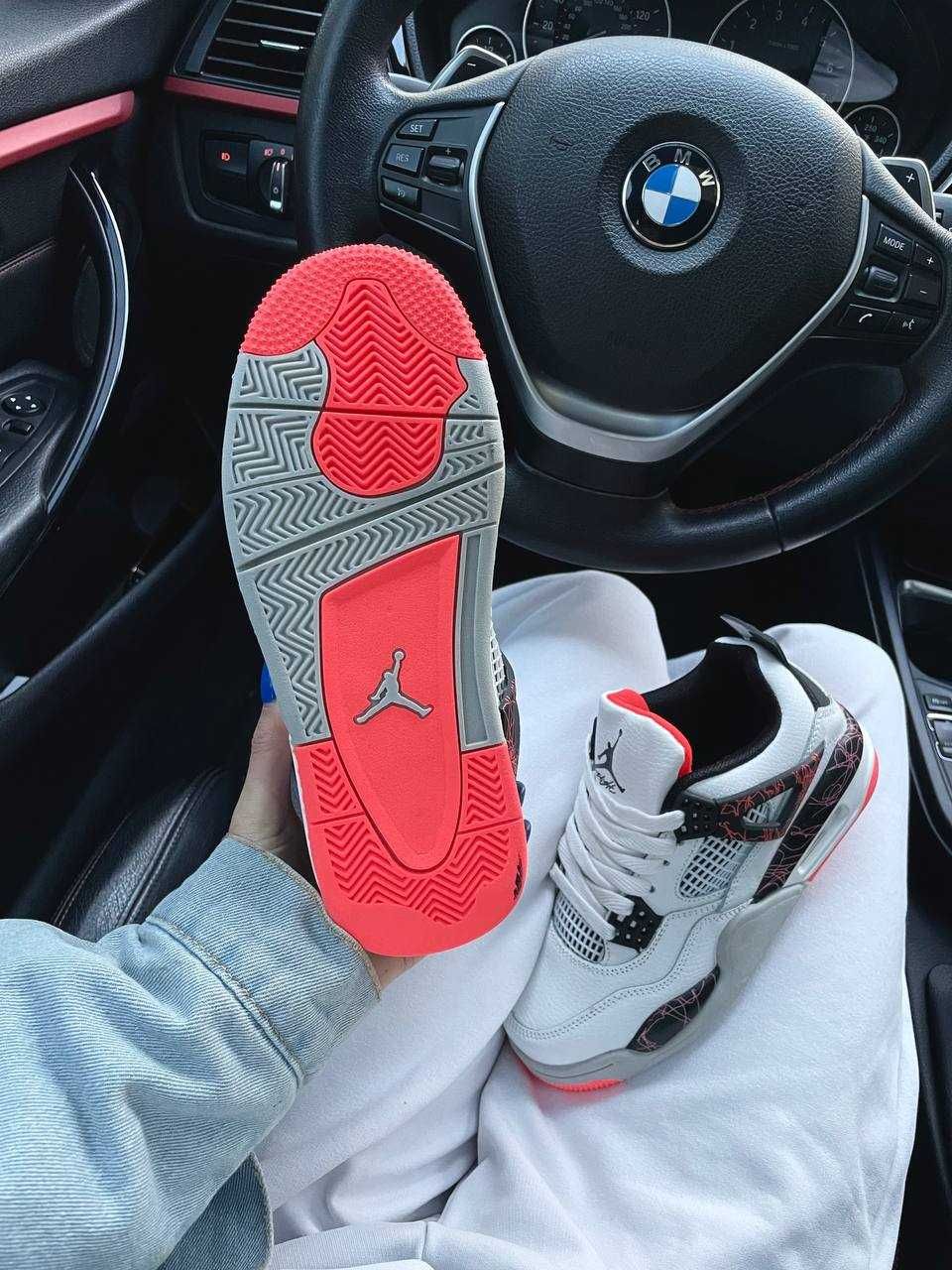 Nike Air Jordan 4 Retro (biało-różowy)