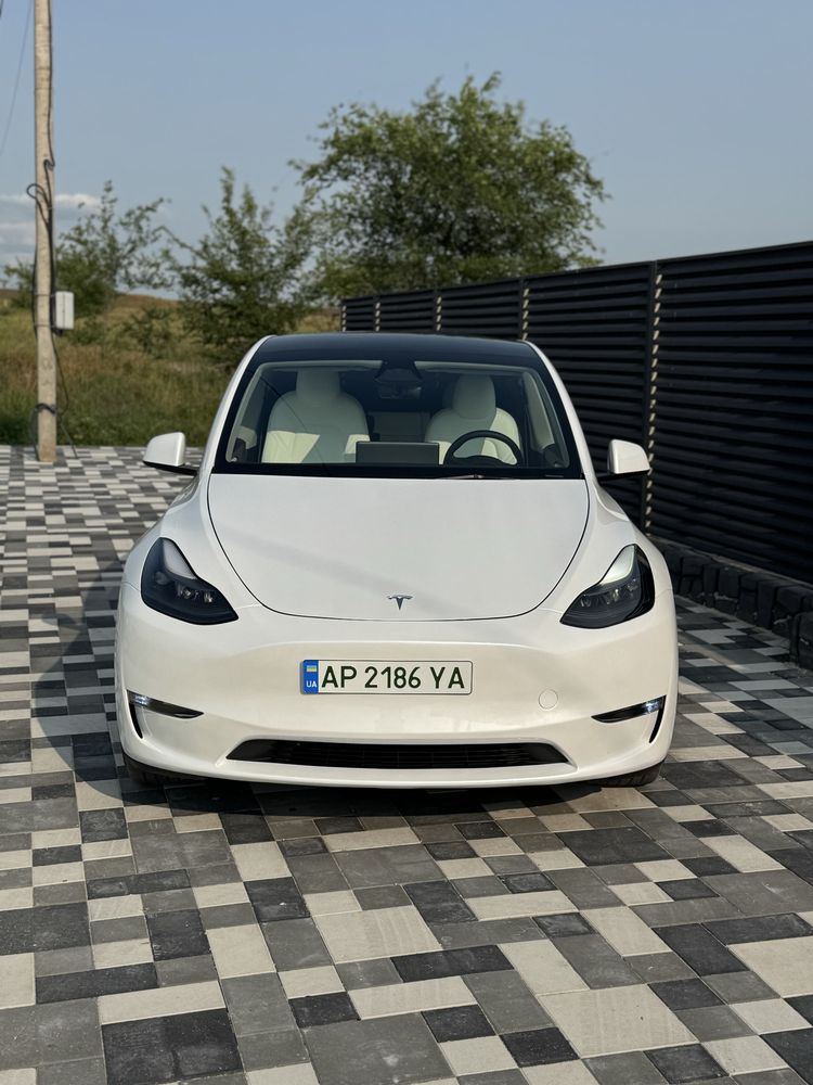 Tesla model Y новая ! Идеал.