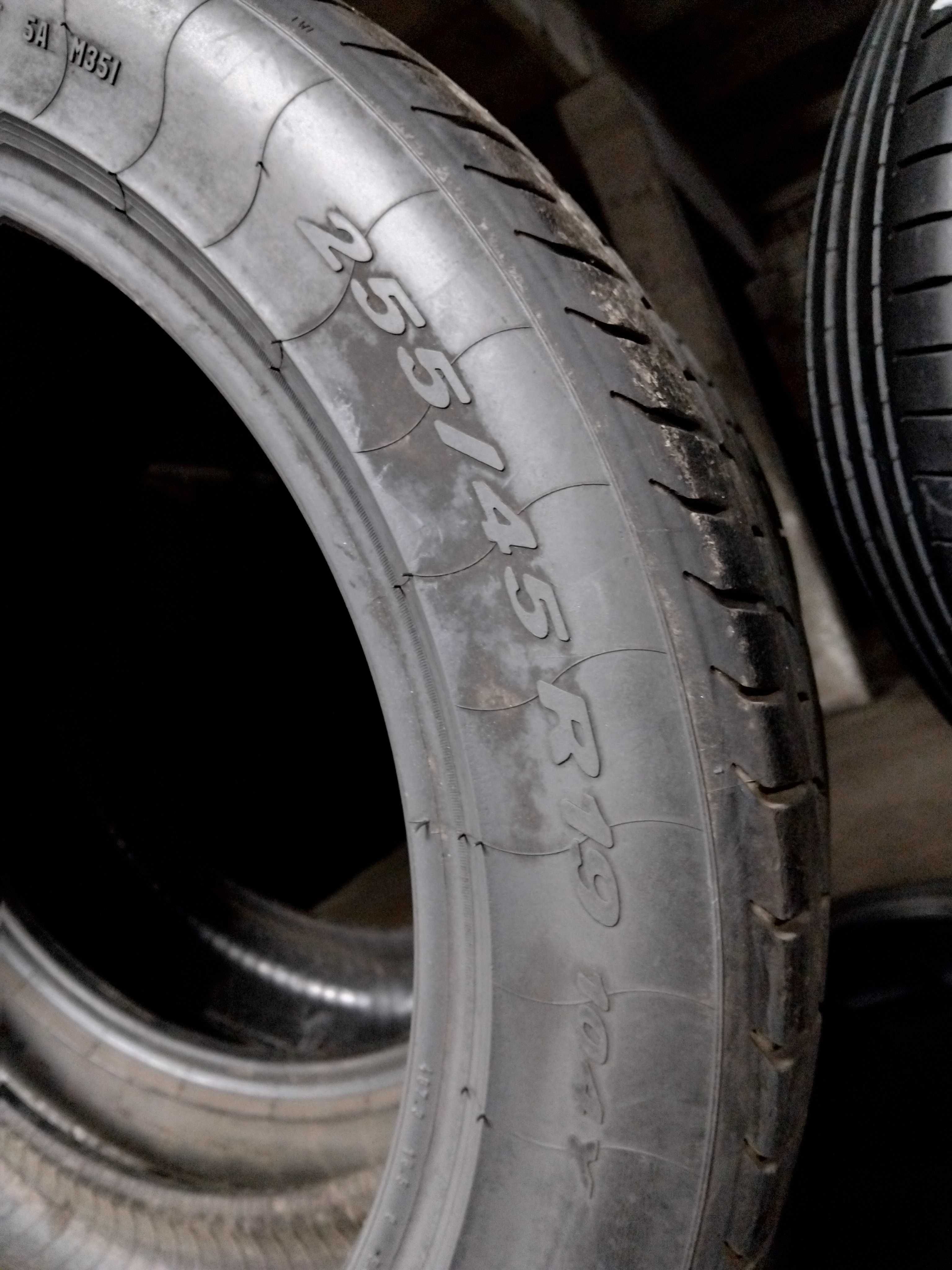 Шини бу 255/45 R19 Pirelli P Zero Комплект Літо
