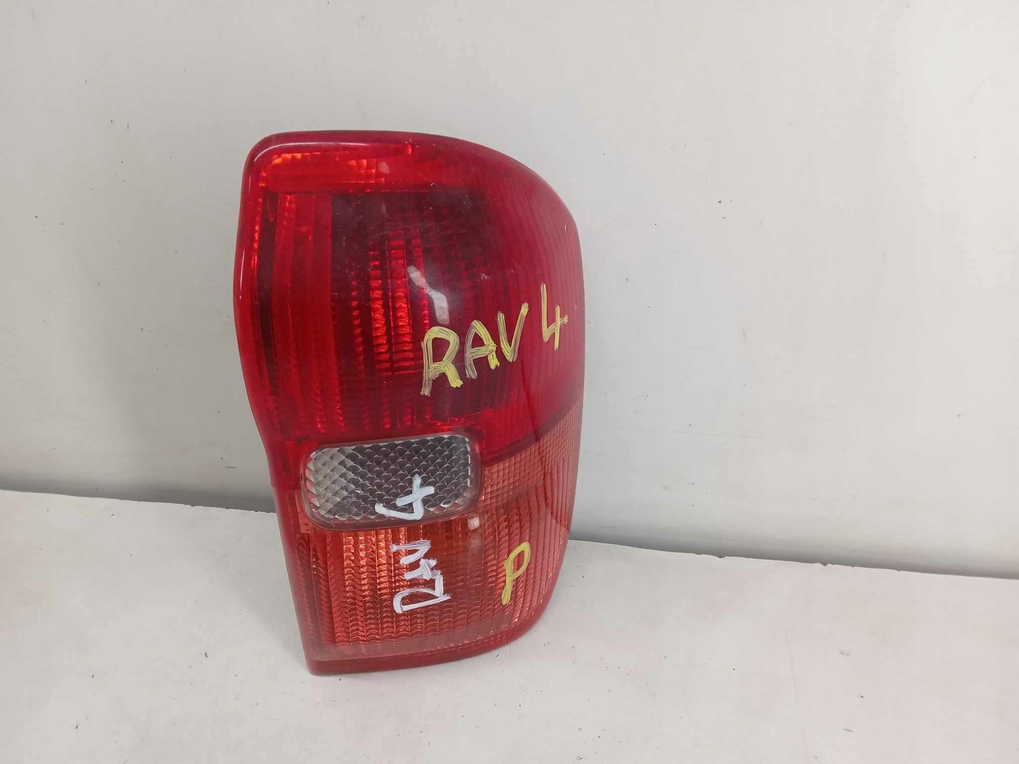 Lampa Tylna Prawa Tył Toyota Rav-4 Iv Ii 00-03