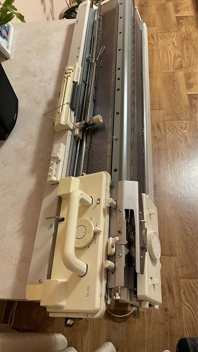 Продам вʼязальну машину Silver Reed SRP60N