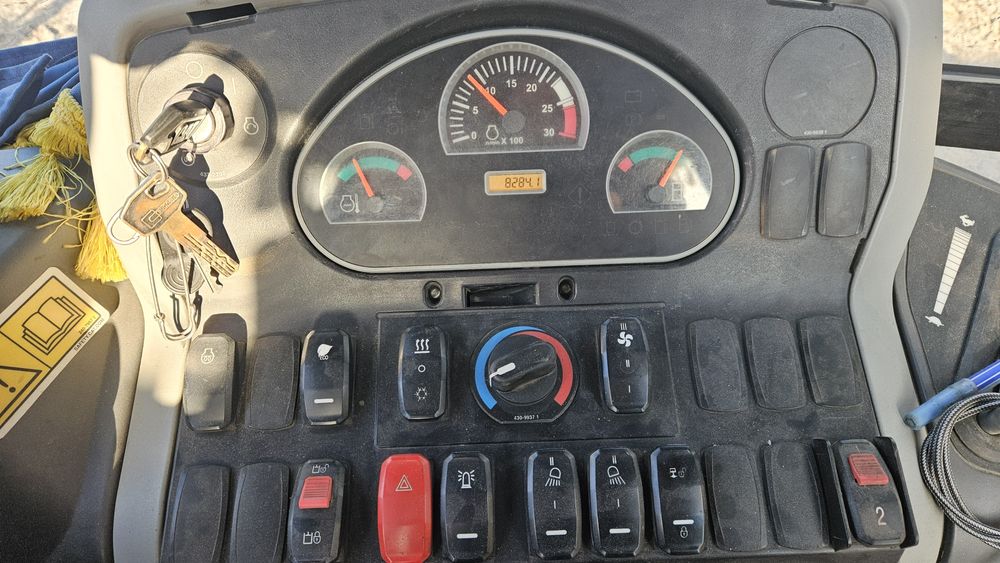 Продам екскаватор-навантажувач 432F2