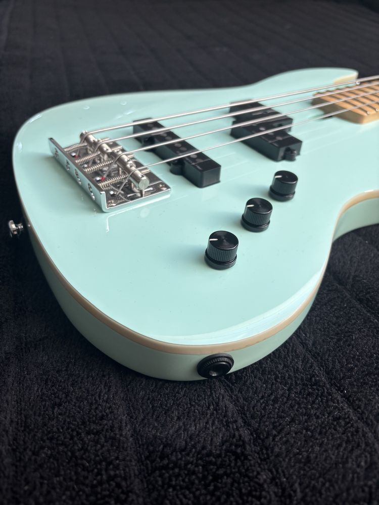 Gitara basowa Sire u5 shortscale krótka menzura flatwound struny