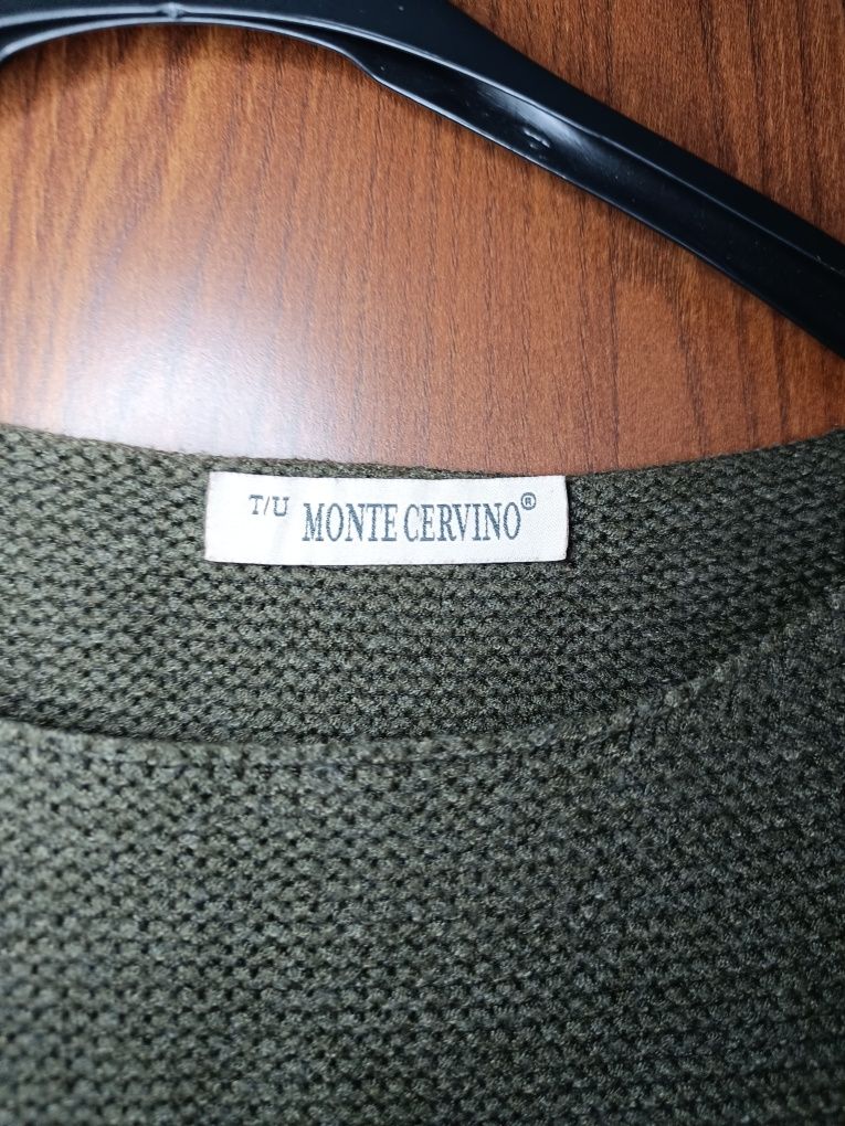 Sweter z ozdobnymi zamkami