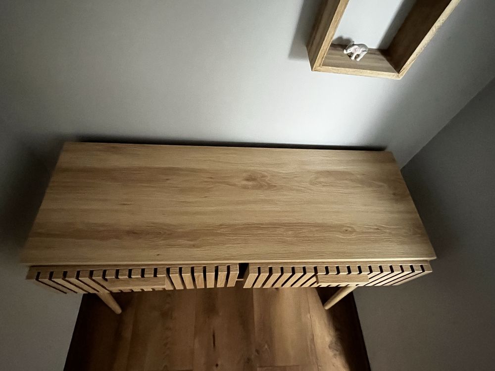 Konsola do przedpokoju